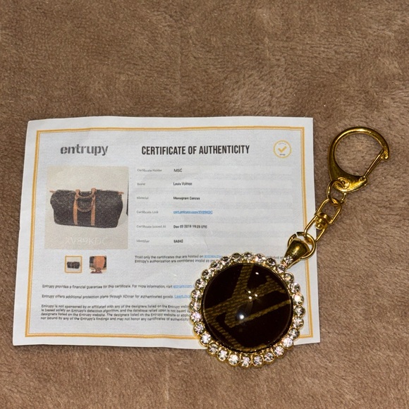 Upcycled bag charm key chain with authentic Designer leather - Picture 4 of 5